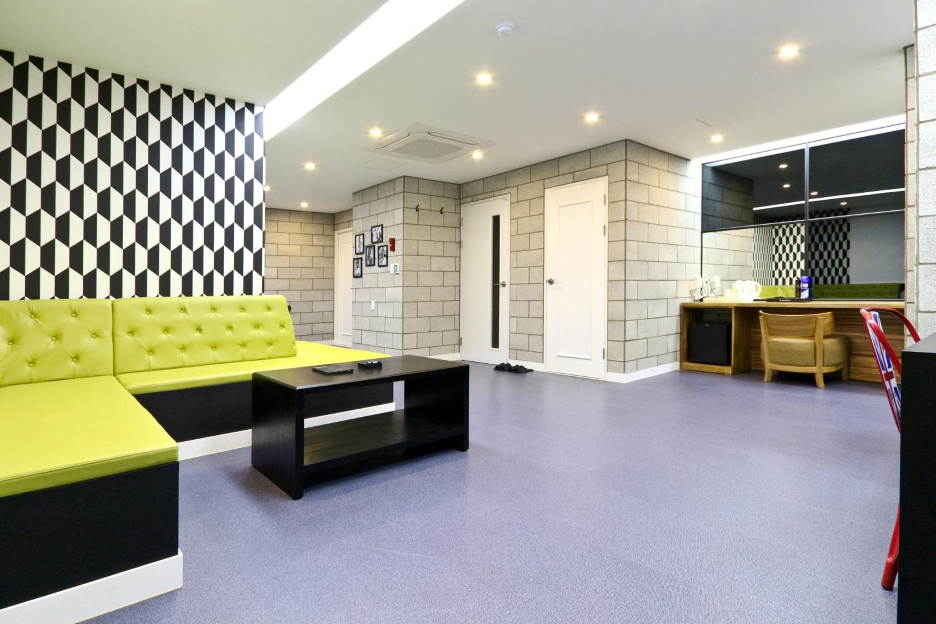 Hotel Home