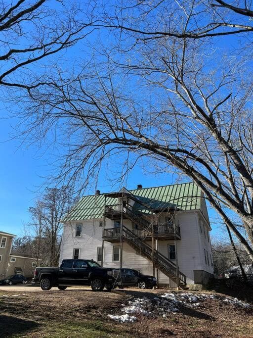 Saco Riverside Apt Modern & Cozy 3 bedroom 3rd flr