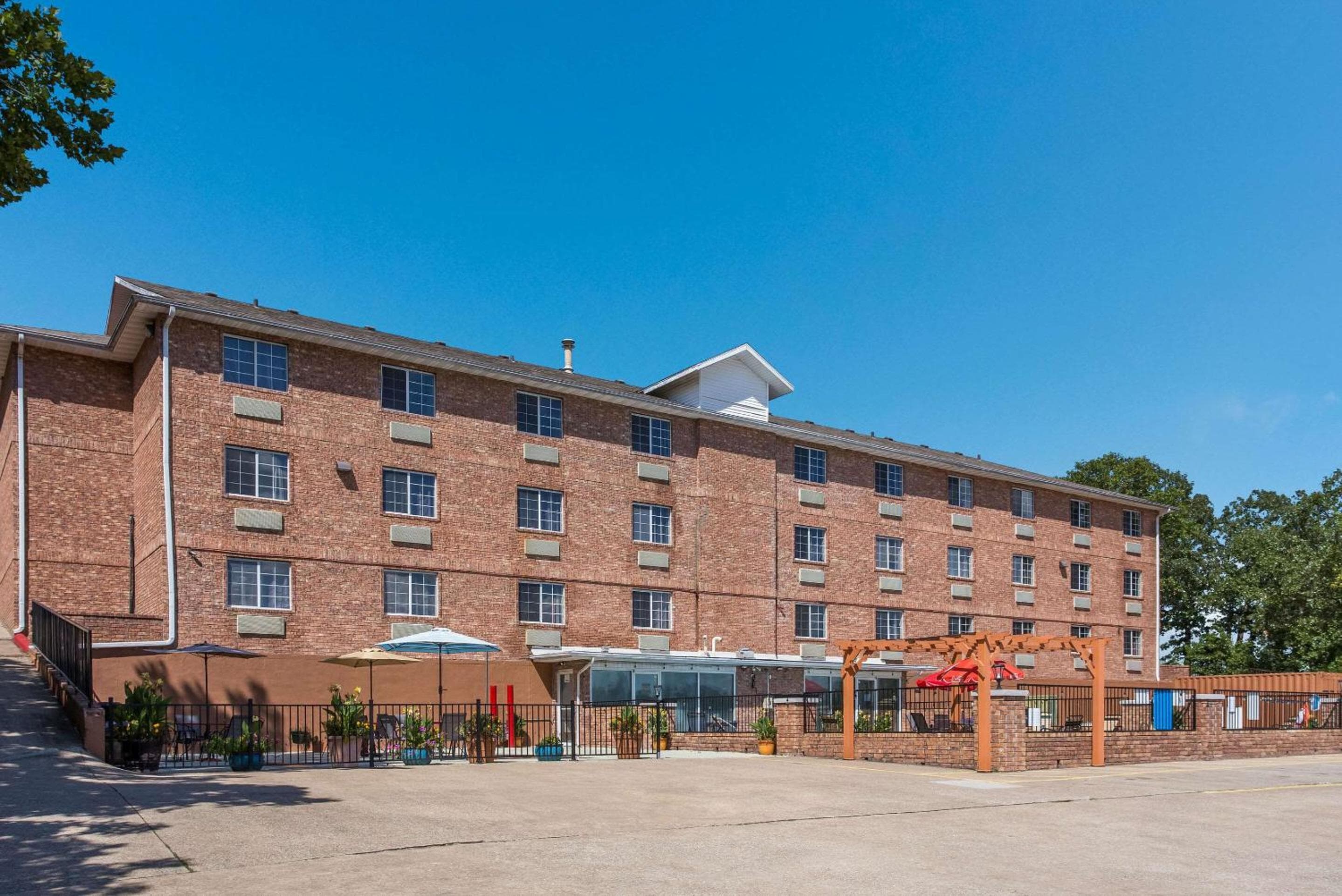 Rodeway Inn Branson, Brick House