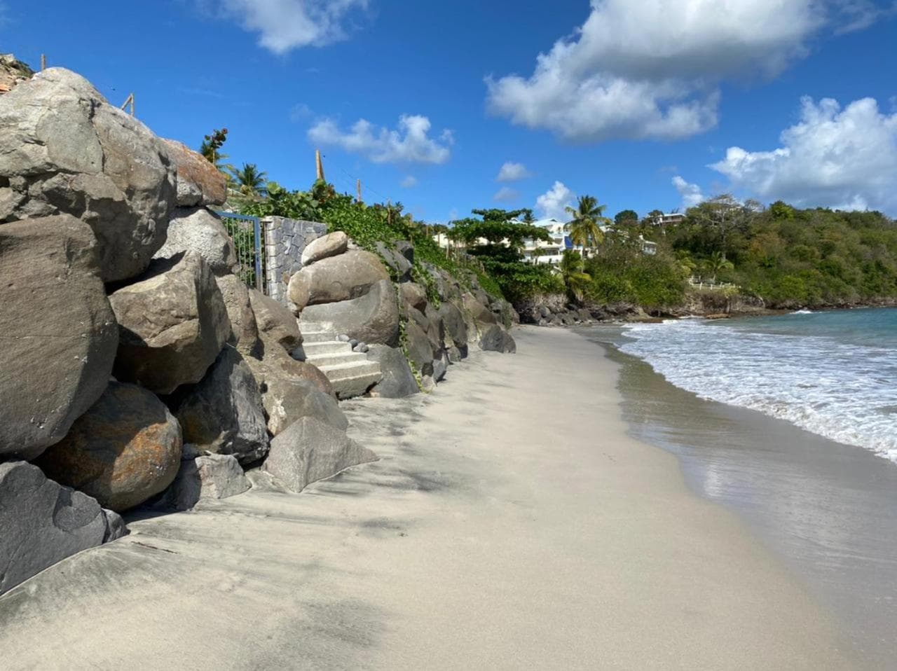 Eden Roc Villas