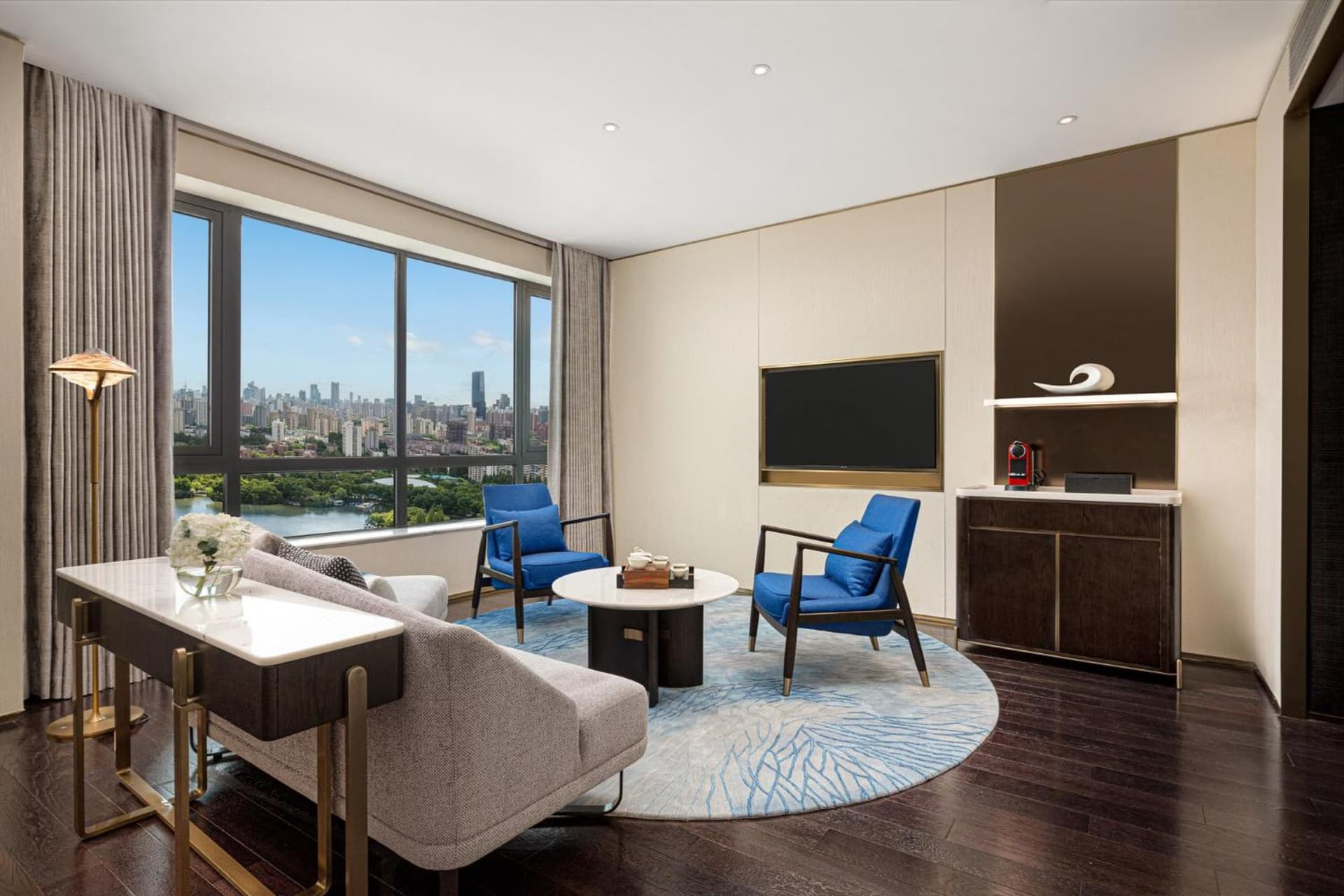 HUALUXE Shanghai Changfeng Park by IHG