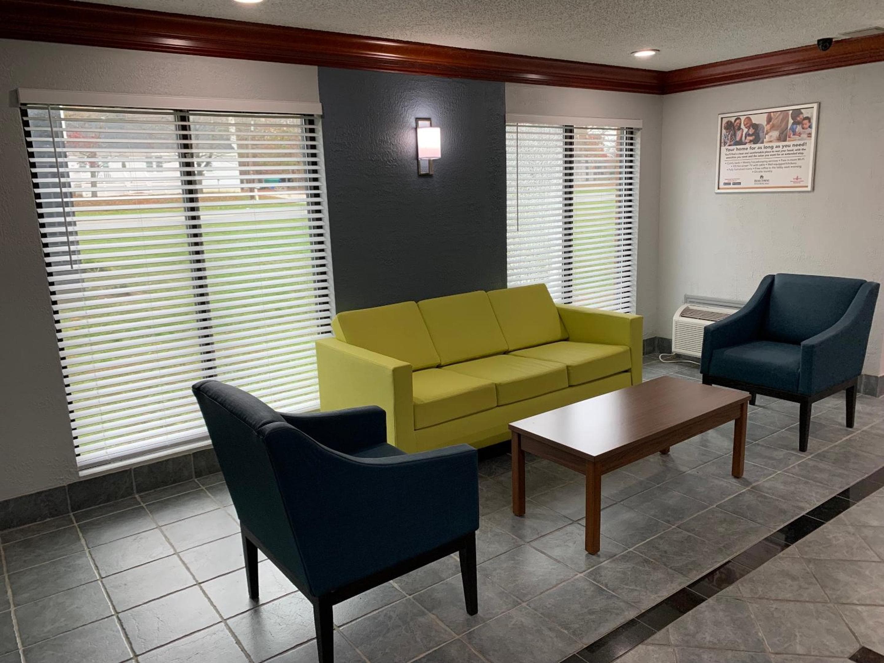 HomeTowne Studios by Red Roof Egg Harbor-Atlantic City Airport