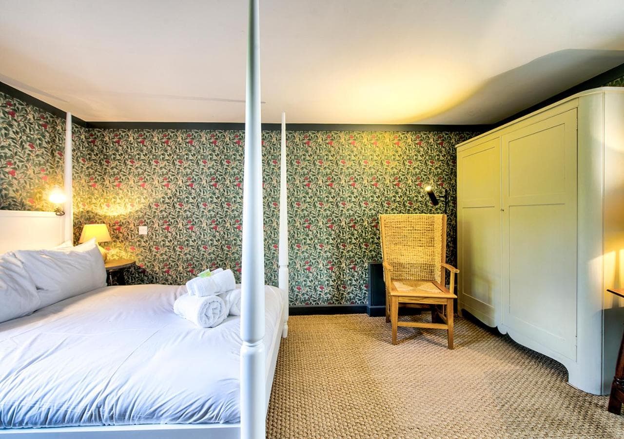 Rock House - Photographer's Studio - Historic Gem in the heart of the City