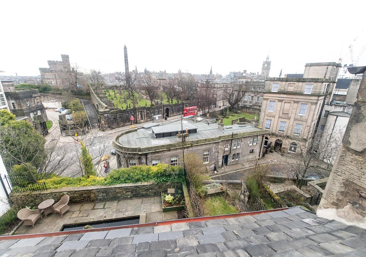 Rock House - Photographer's Studio - Historic Gem in the heart of the City