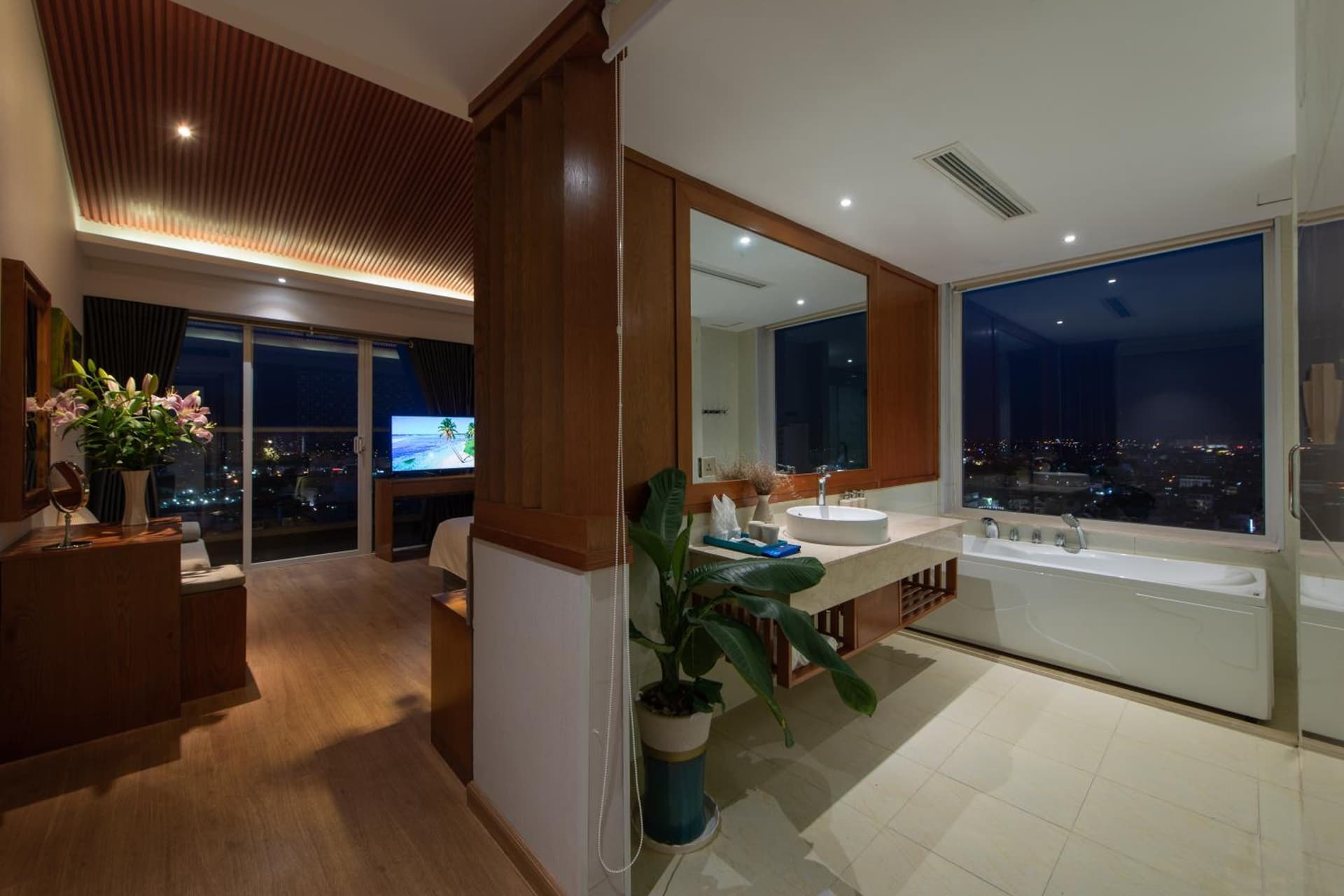 Le's Cham Hotel