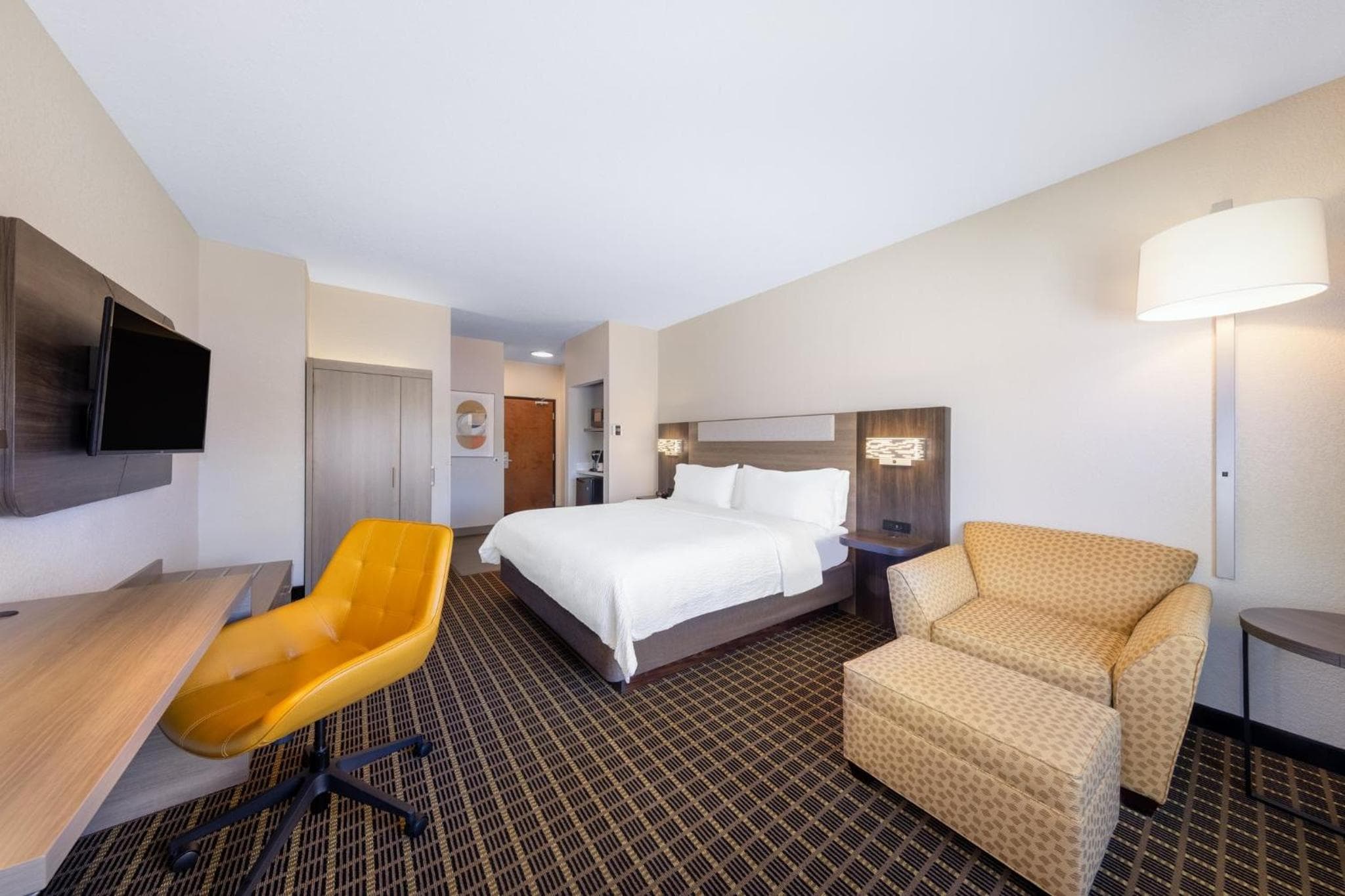 Holiday Inn Express & Suites Pittsburg by IHG