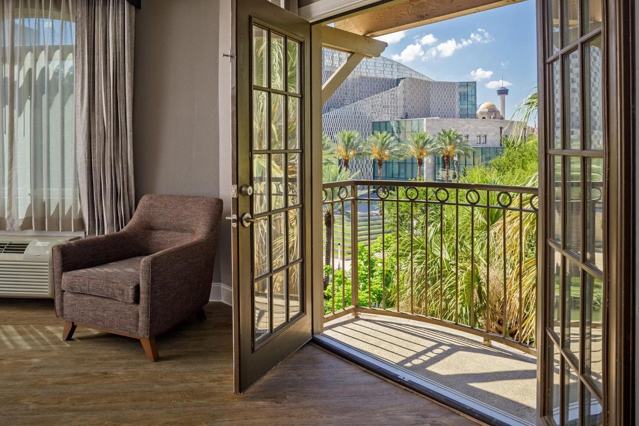 Hotel Indigo San Antonio Riverwalk by IHG