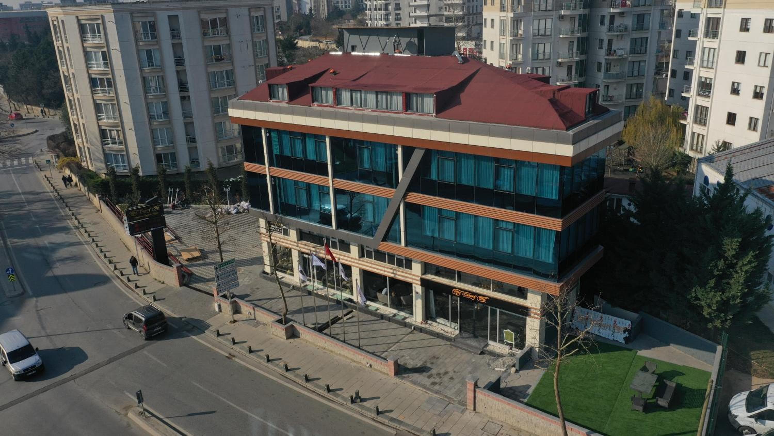 Hmz LUXURY HOTEL