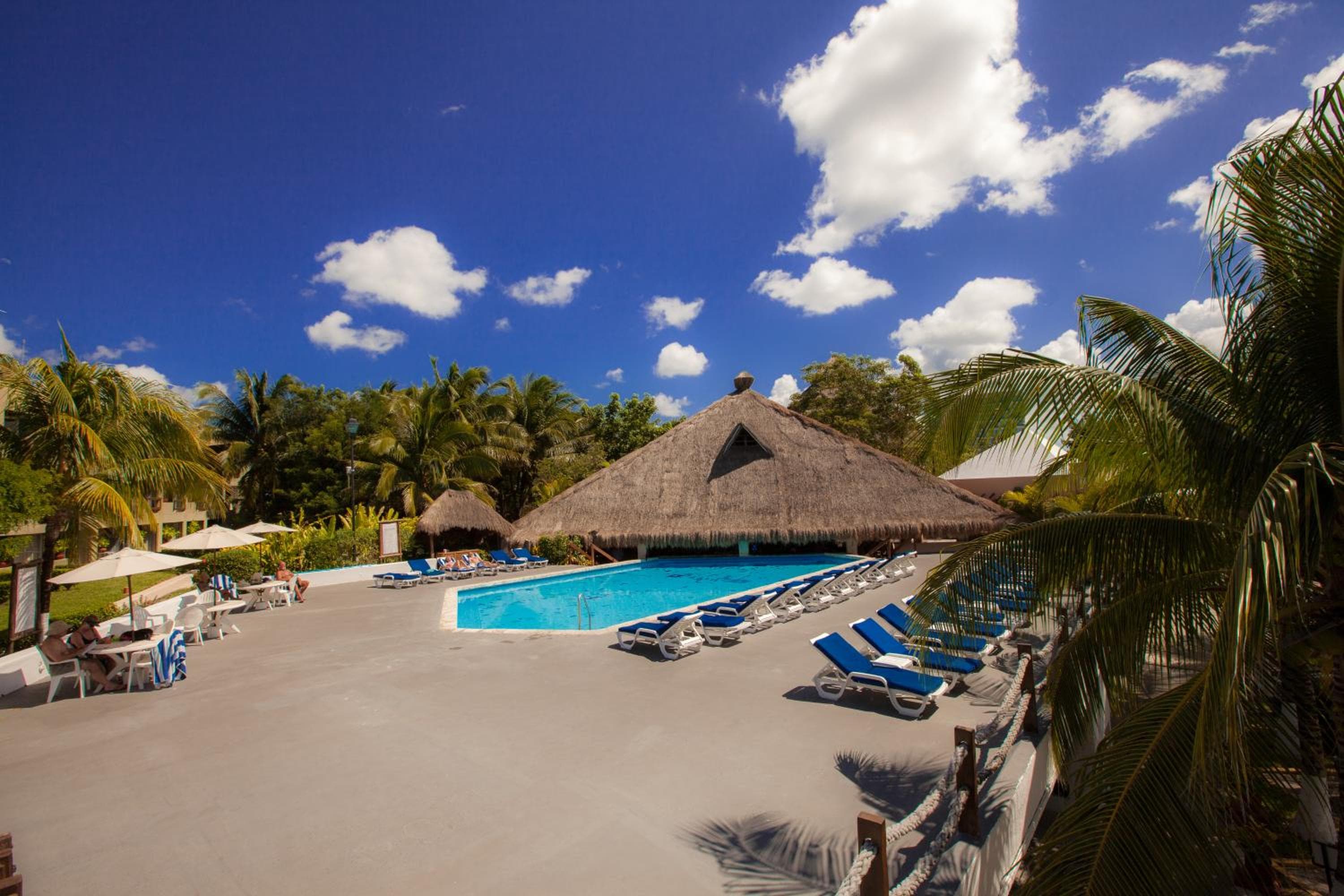 Casa del Mar Cozumel Hotel & Dive Resort with free access to an exclusive beach club