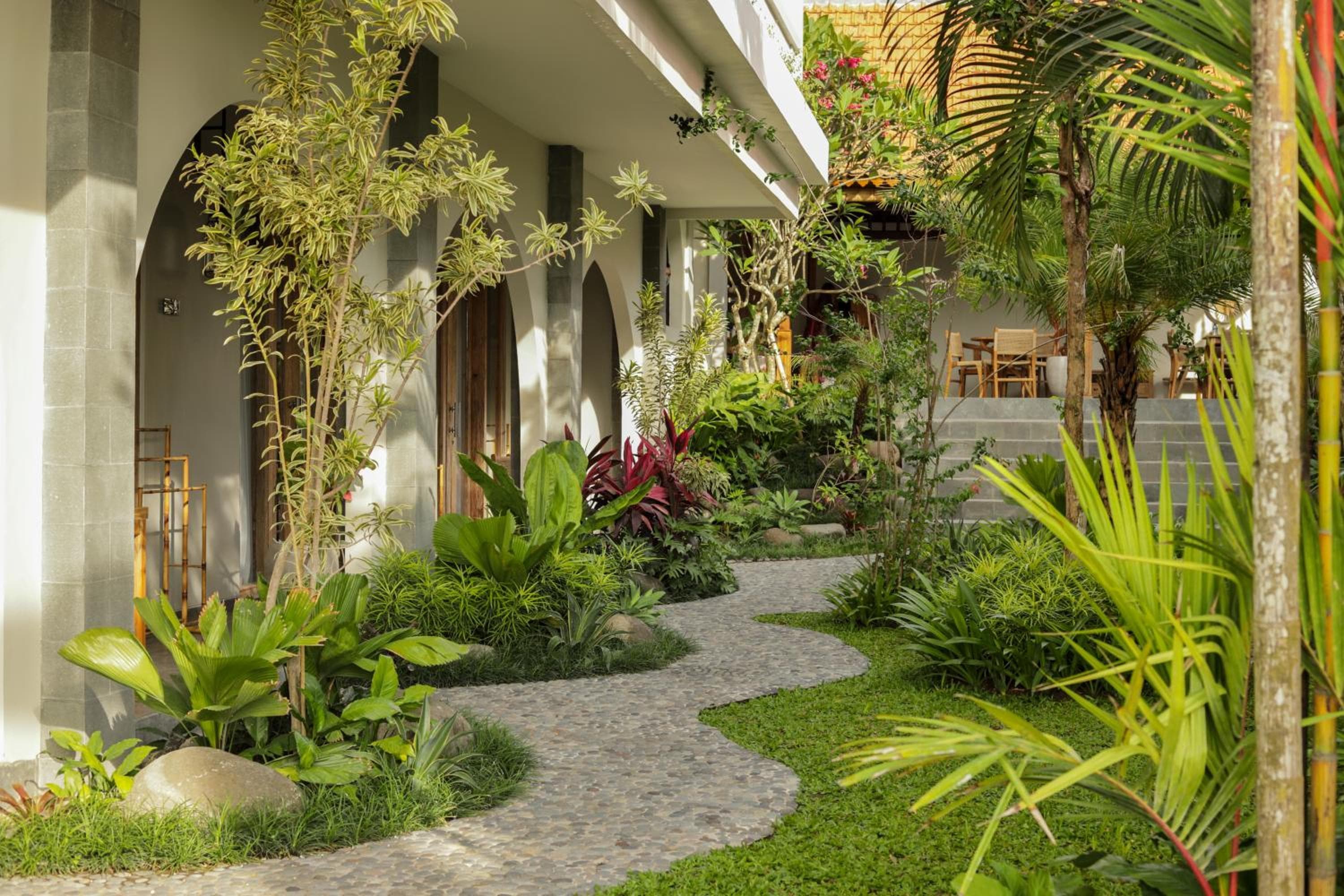 MAHALONA BALI STAY