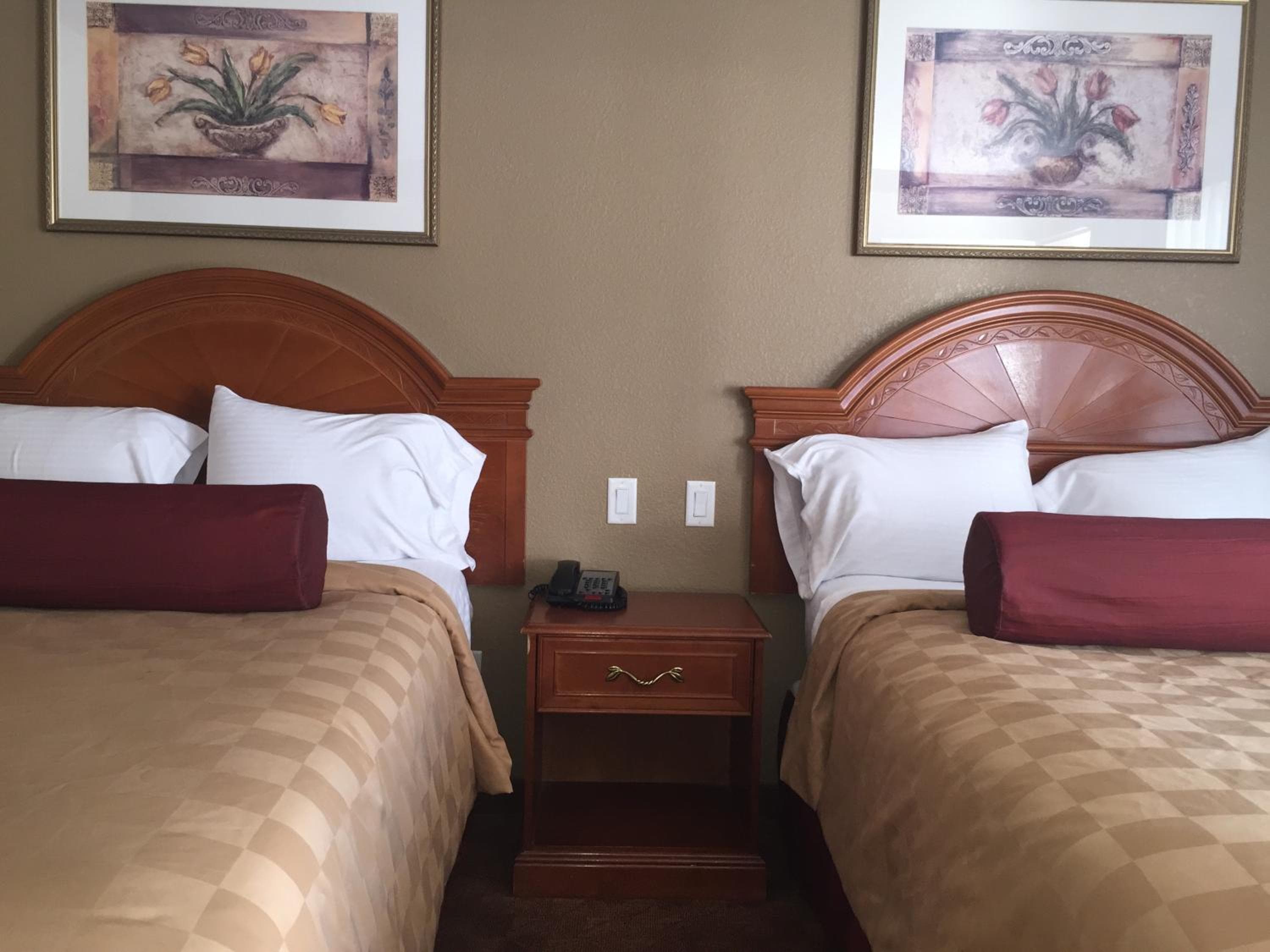 Thunderbird Lodge