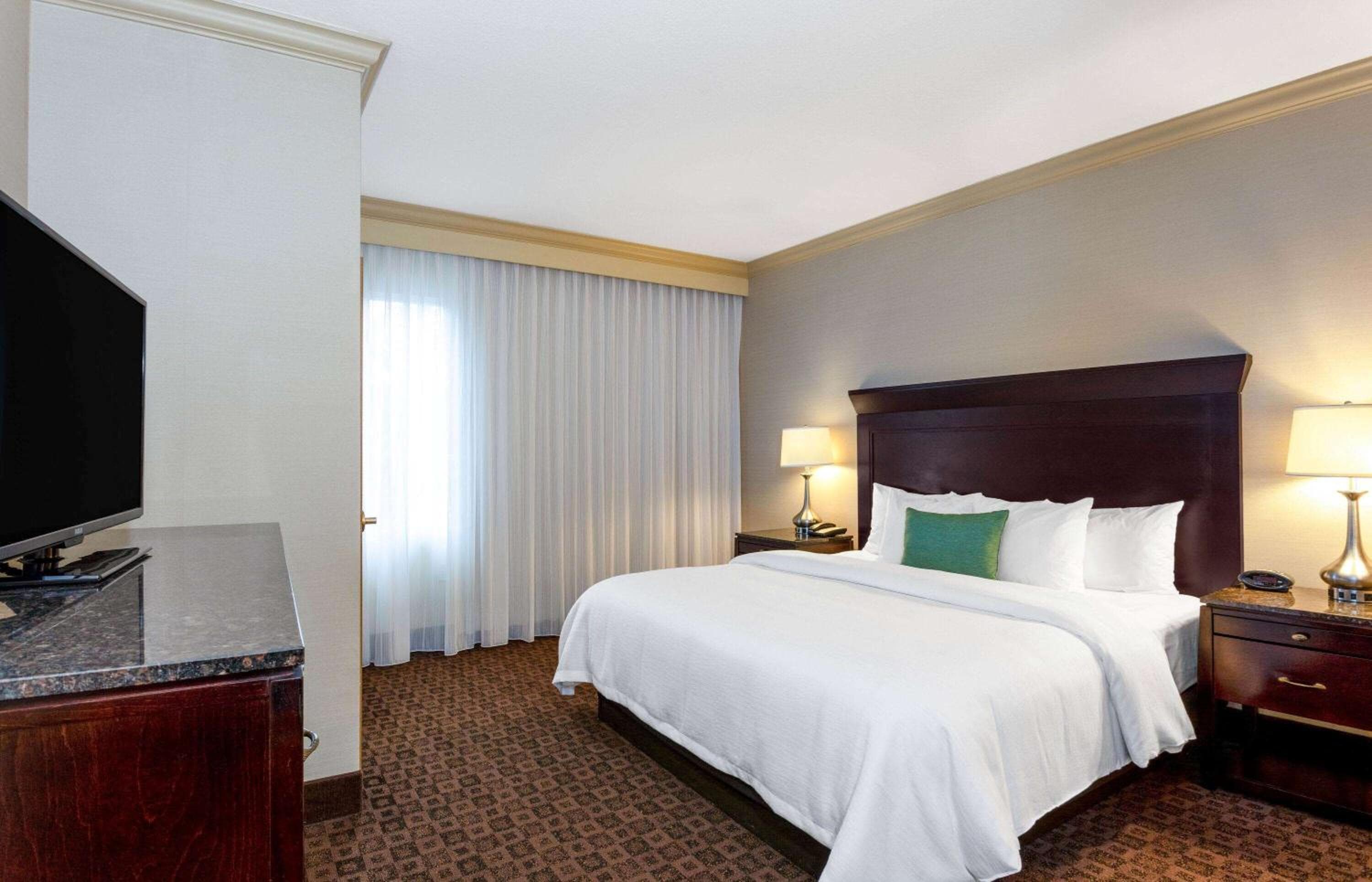 Hawthorn Extended Stay by Wyndham West Palm Beach Airport
