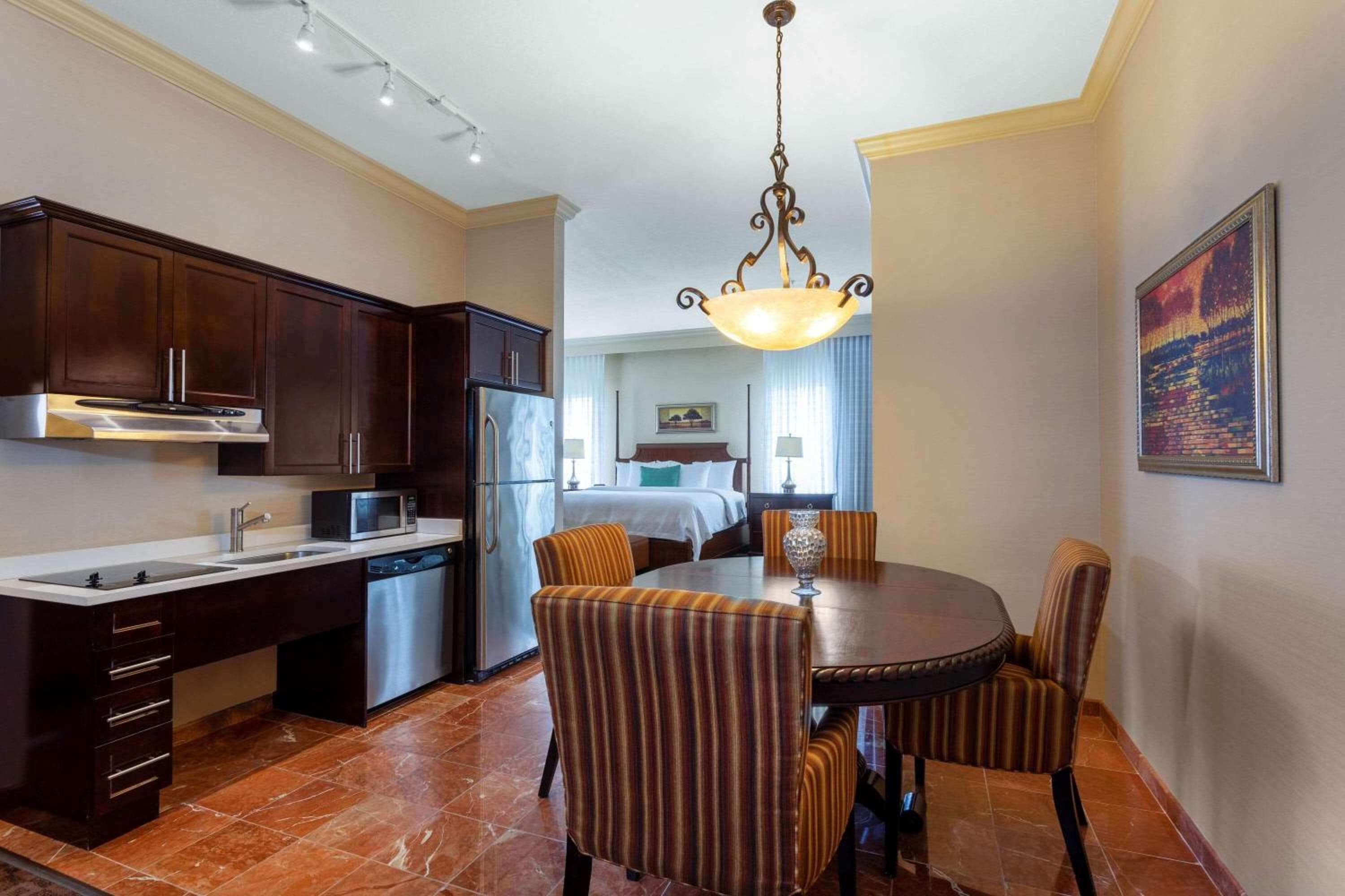 Hawthorn Extended Stay by Wyndham West Palm Beach Airport