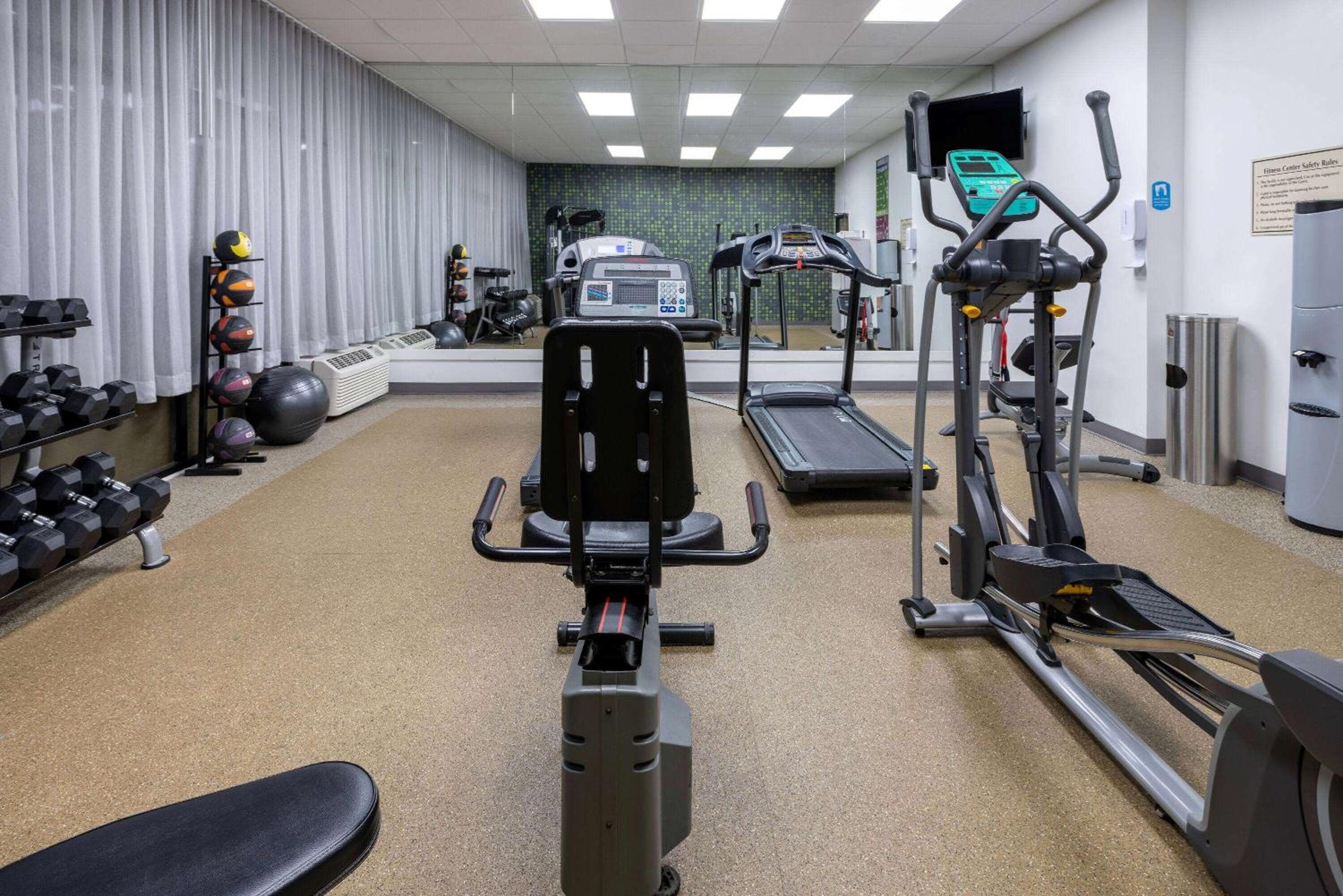 Baymont by Wyndham White Plains - Elmsford