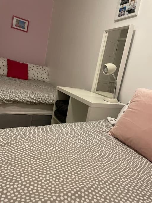 Central Worthing, 3 bedrooms, 600m from beach