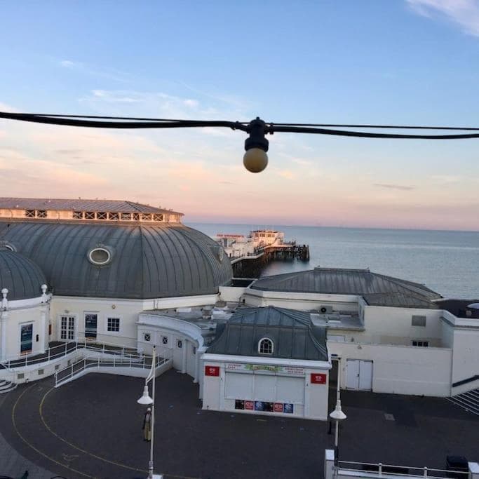 Central Worthing, 3 bedrooms, 600m from beach