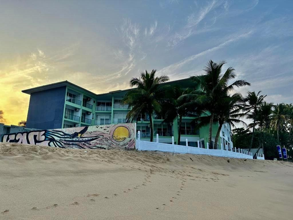 Hikkaduwa Beach Hotel - Free Upgrades from Non-Sea View Rooms to Deluxe Ocean View Rooms!
