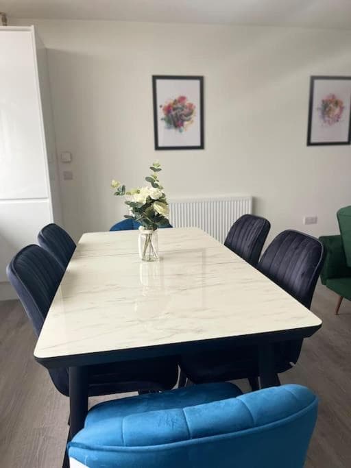 Flitwick Luxury 3 Bedroom Apartment