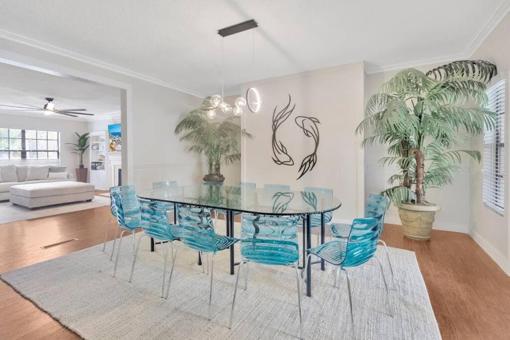 Huge 8BR wHTD Pool Ensuites Games Near Beach