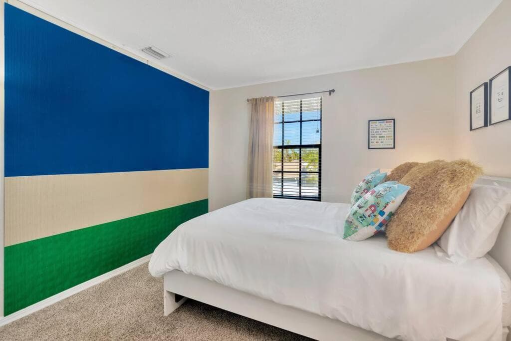 Huge 8BR wHTD Pool Ensuites Games Near Beach