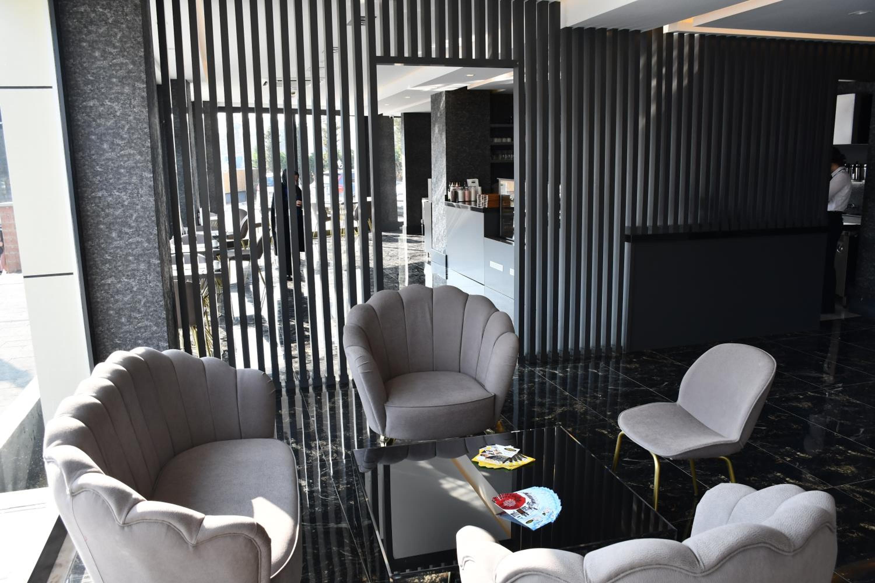 Hmz LUXURY HOTEL