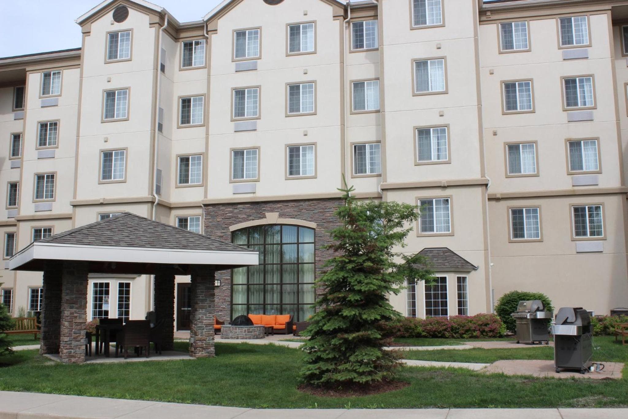 Staybridge Suites Milwaukee Airport South by IHG