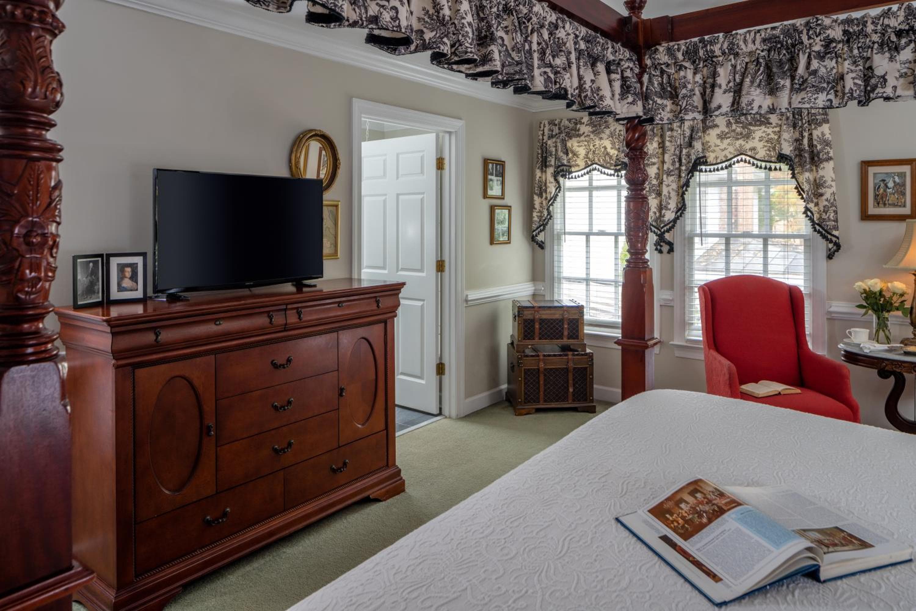 A Williamsburg White House Inn