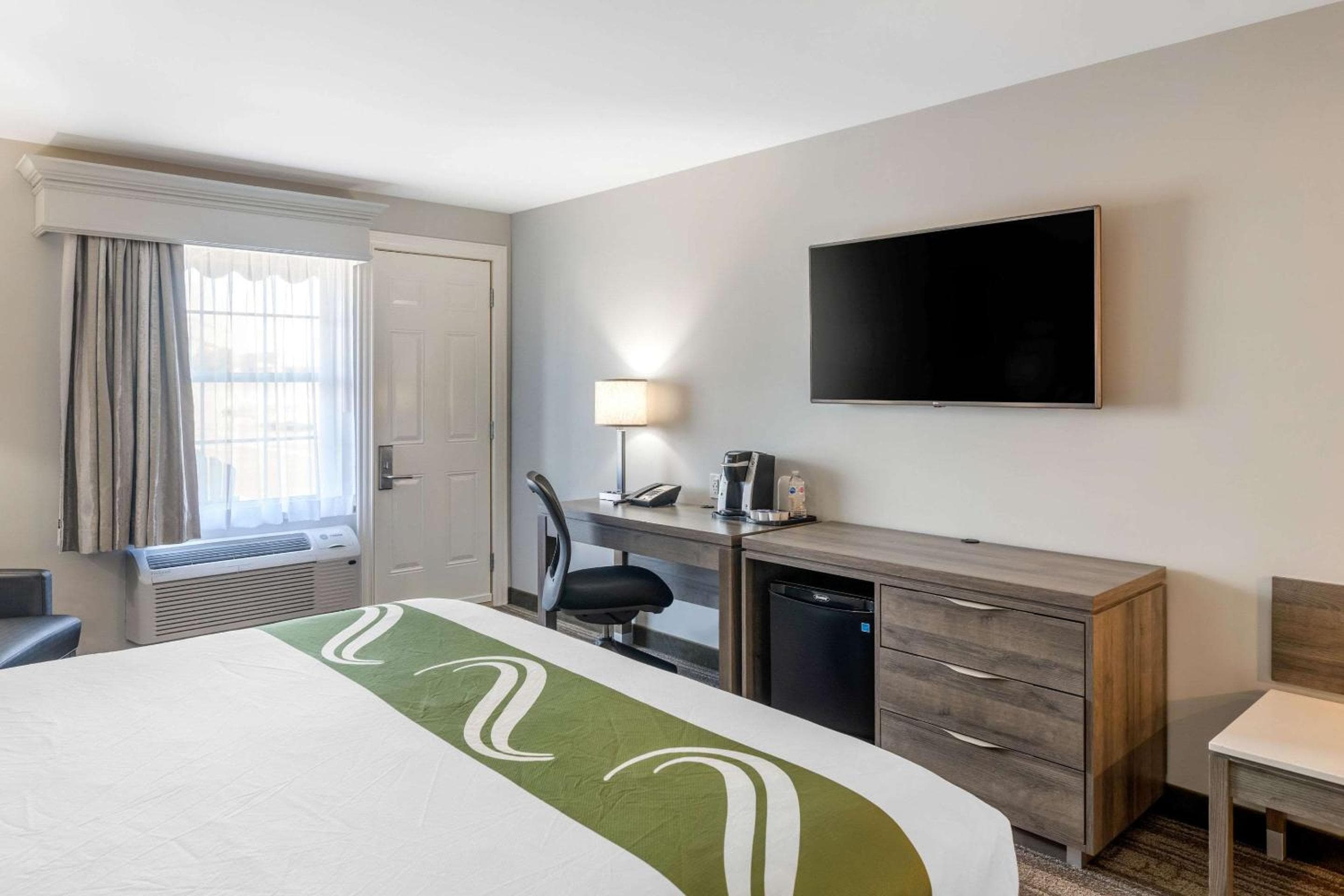 Amsterdam Inn & Suites, an Ascend Collection Hotel