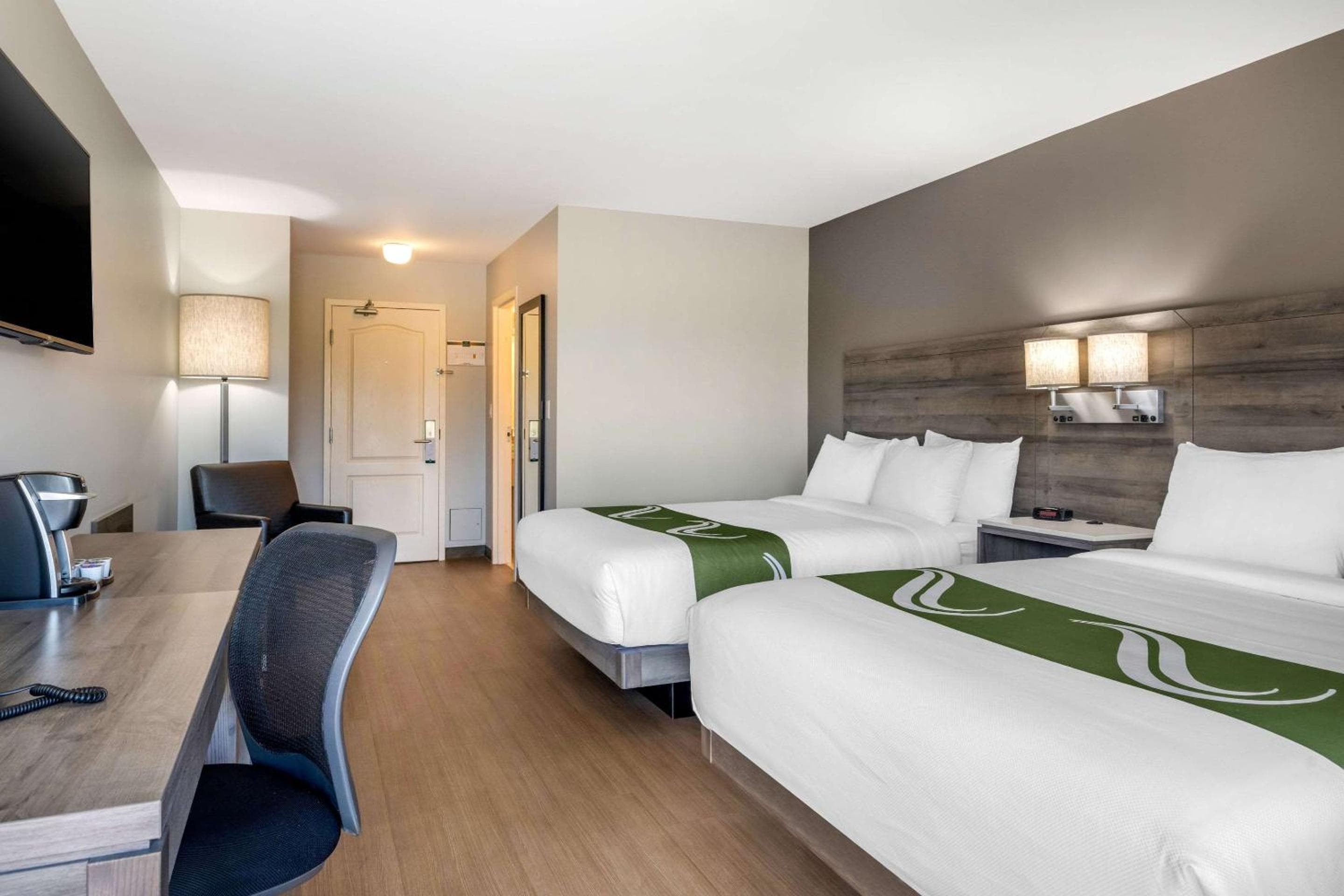 Amsterdam Inn & Suites, an Ascend Collection Hotel