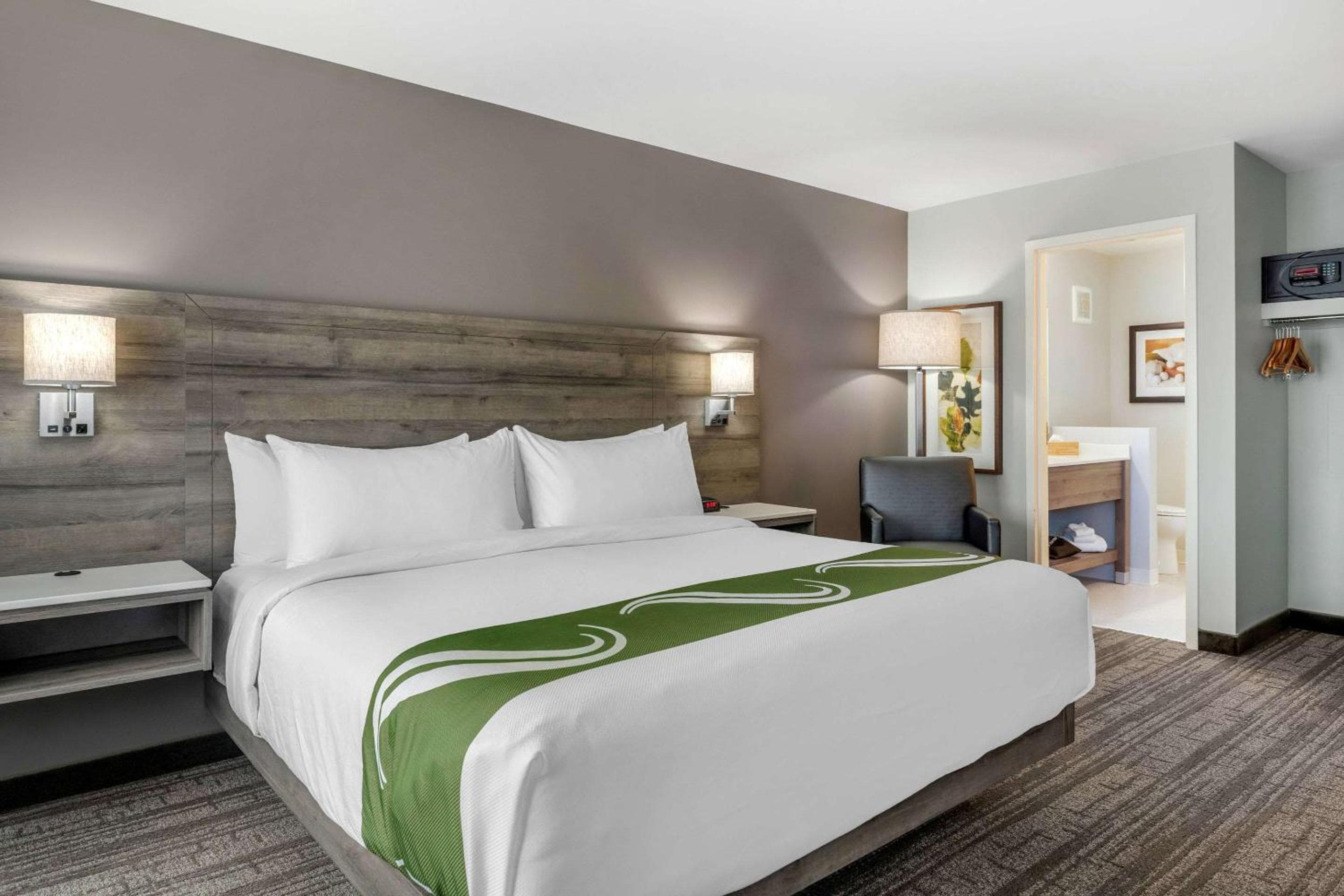Amsterdam Inn & Suites, an Ascend Collection Hotel