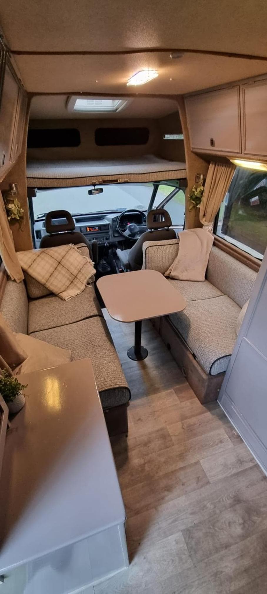 RETRO CAMPER HIRE LTD Campervan Hire Company "Travel Throughout Ireland "