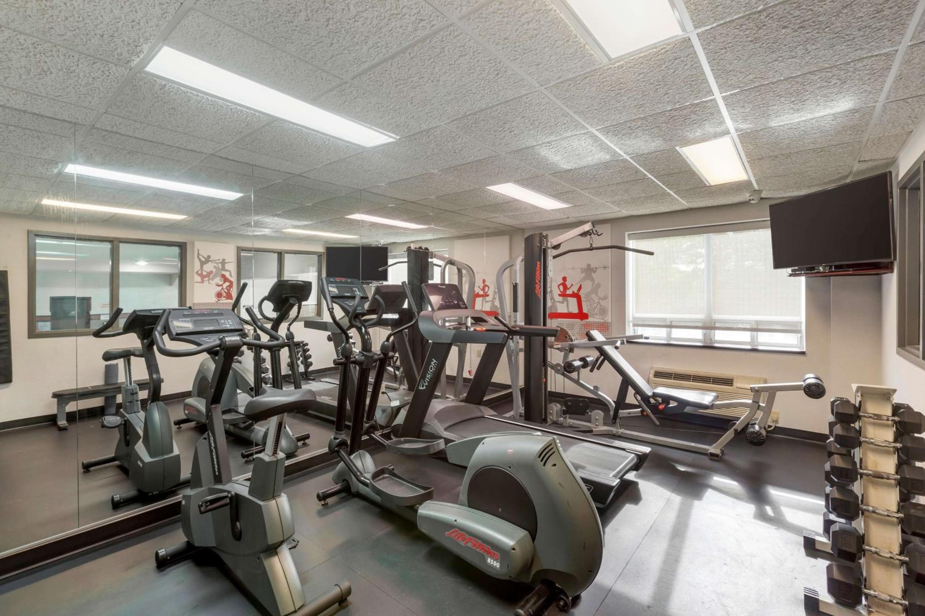 Best Western Plus Burlington Inn & Suites