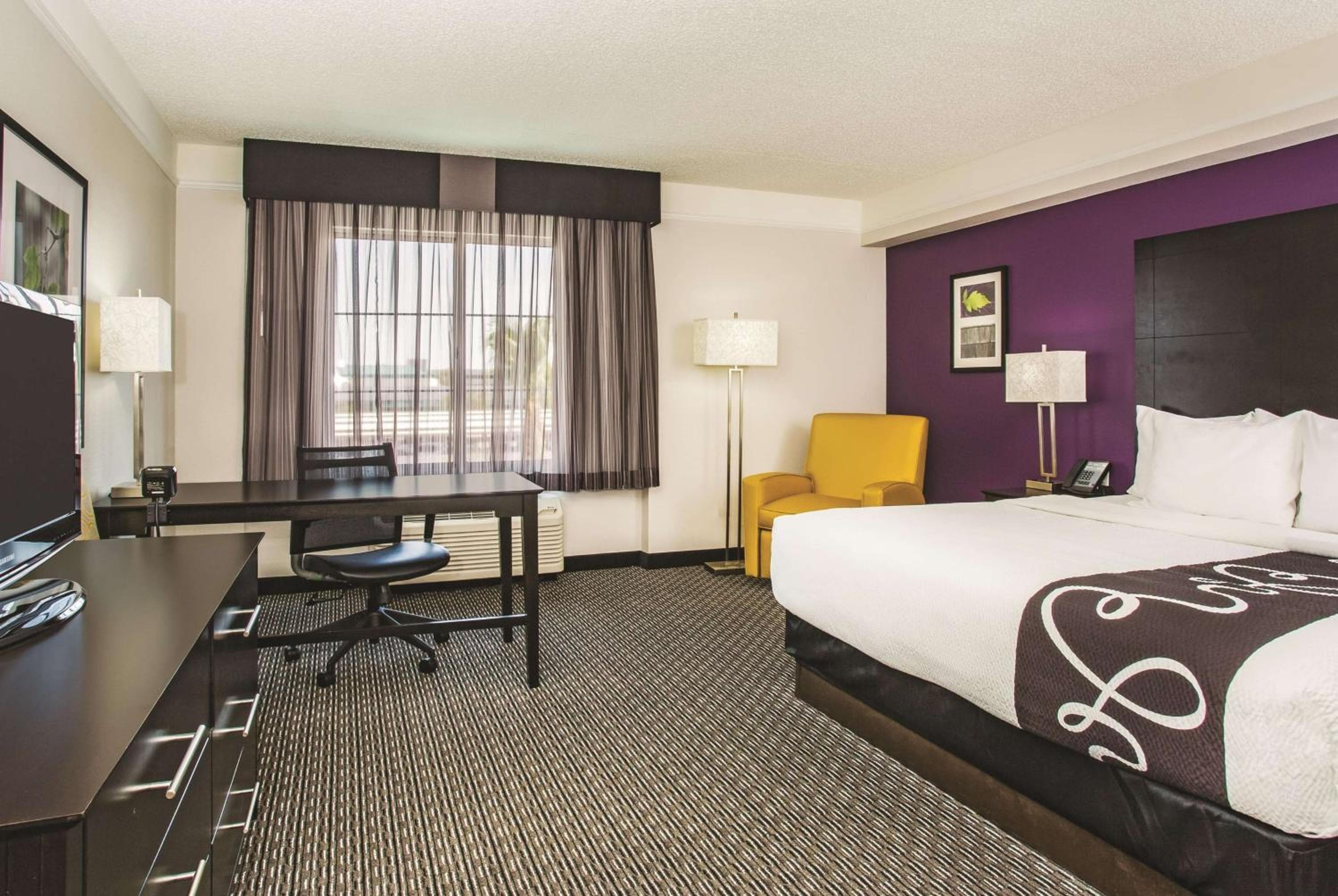 La Quinta by Wyndham Las Vegas Summerlin Tech