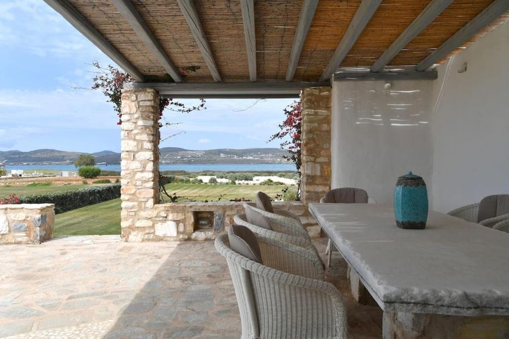 Sunray Pounta Paros Beachfront Villa near Kitesurf