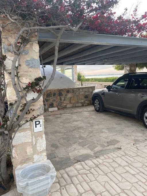 Sunray Pounta Paros Beachfront Villa near Kitesurf