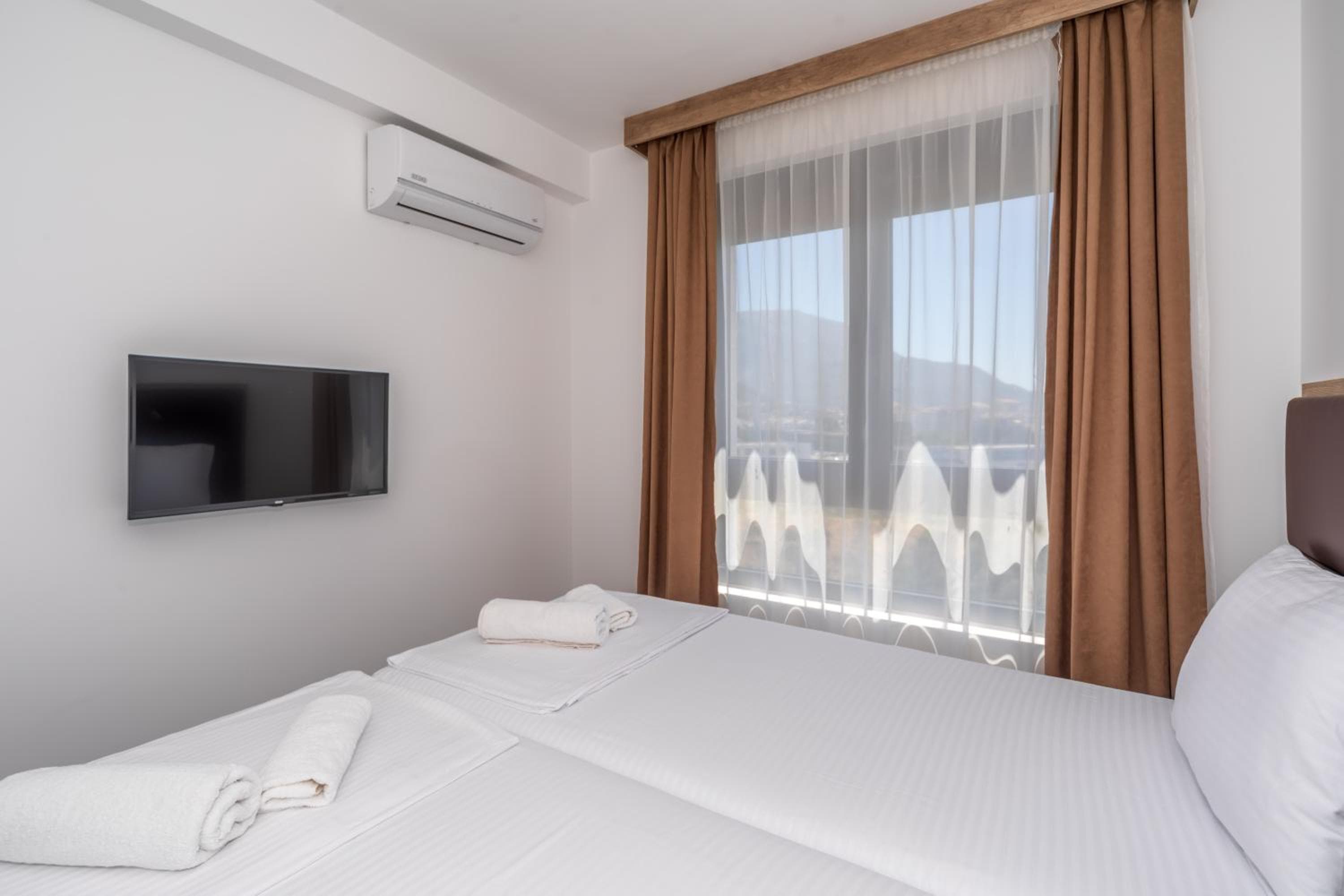 Hotel Pharos