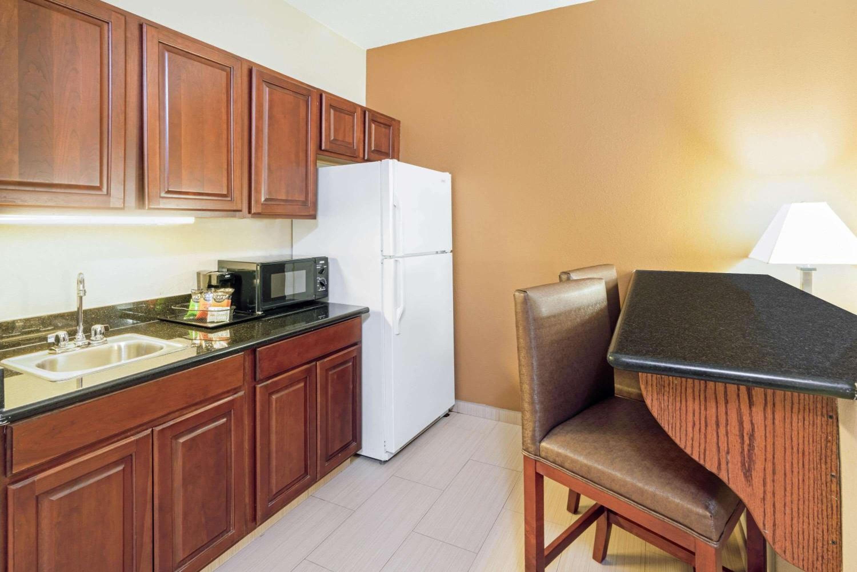 La Quinta by Wyndham Midwest City - Tinker AFB