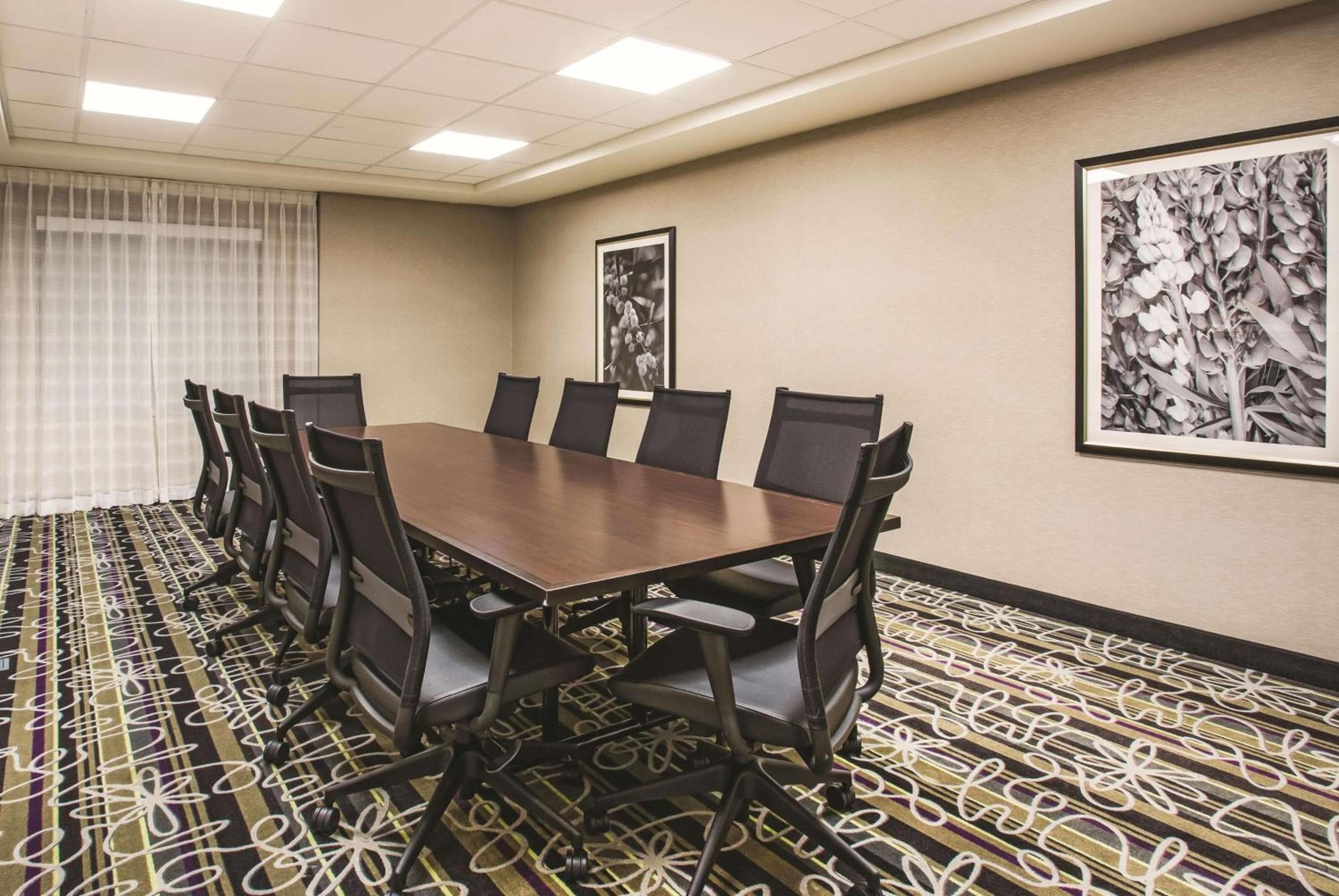 La Quinta by Wyndham Las Vegas Summerlin Tech