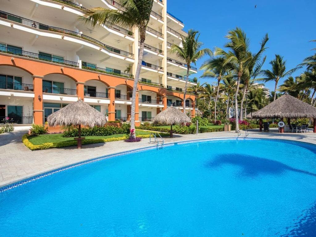 5 Star Lg 1 BDR Playa Royale Oceanfront-