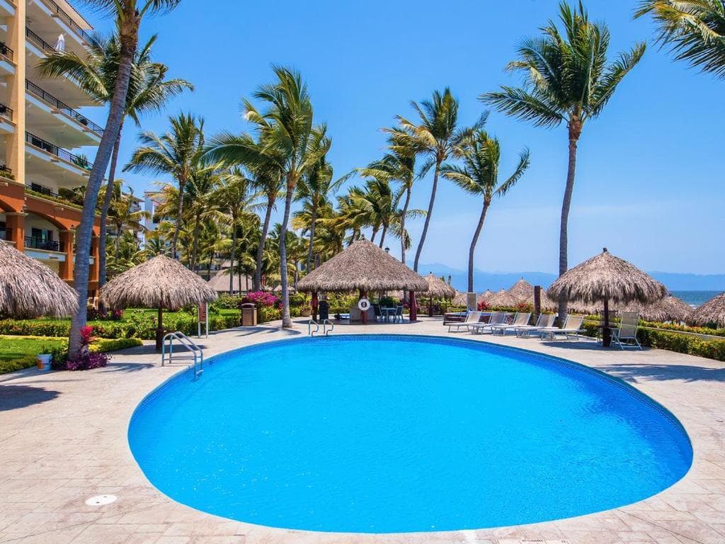 5 Star Lg 1 BDR Playa Royale Oceanfront-