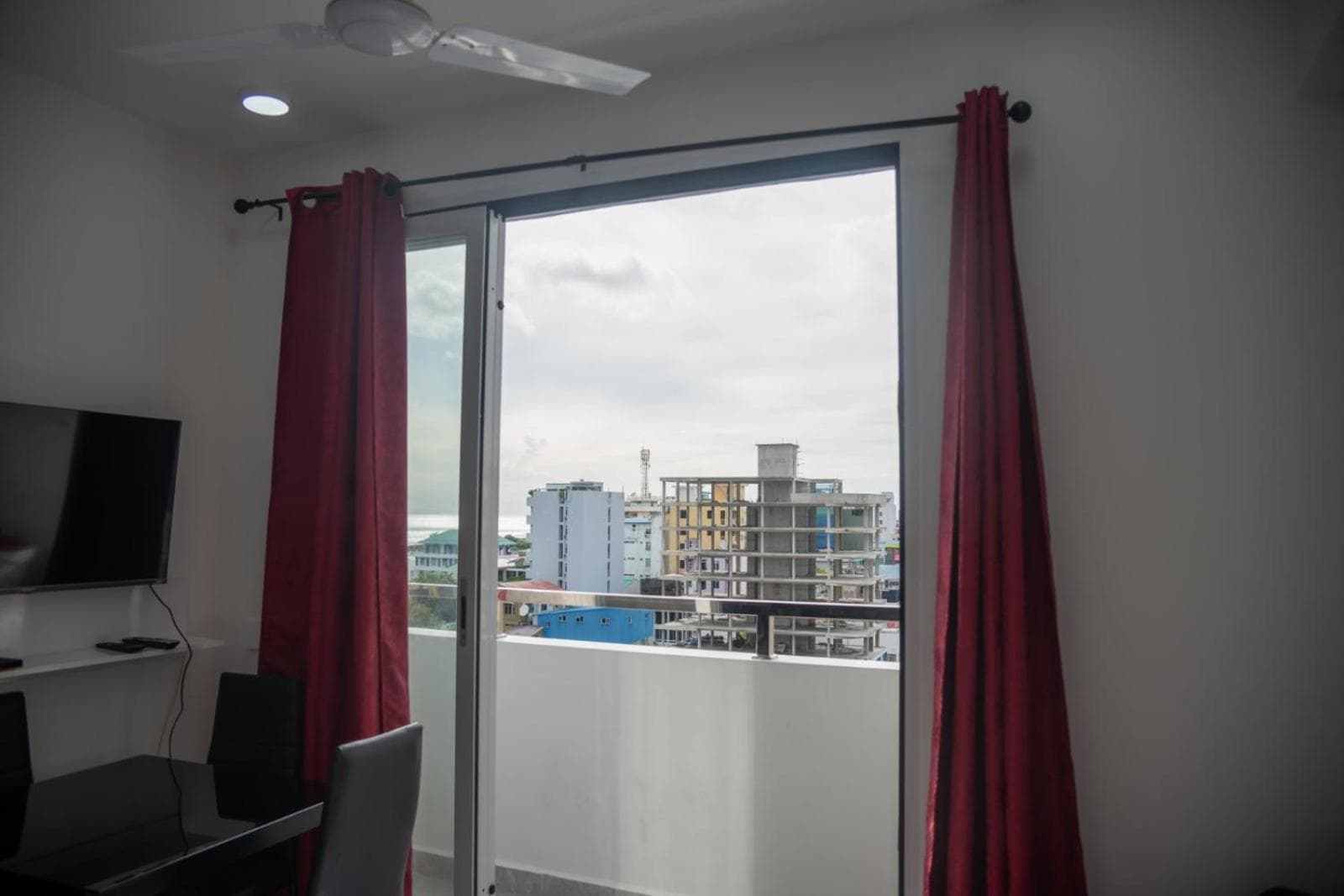 Resting View Maroon - One Bedroom Apartment