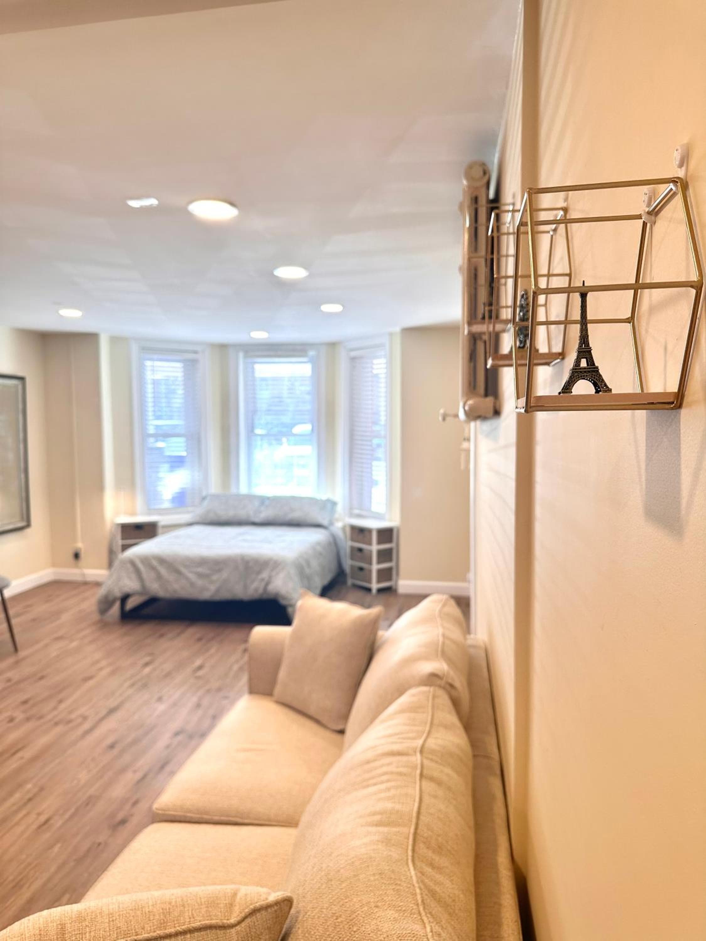 Classical Isbills Row House close to NYC