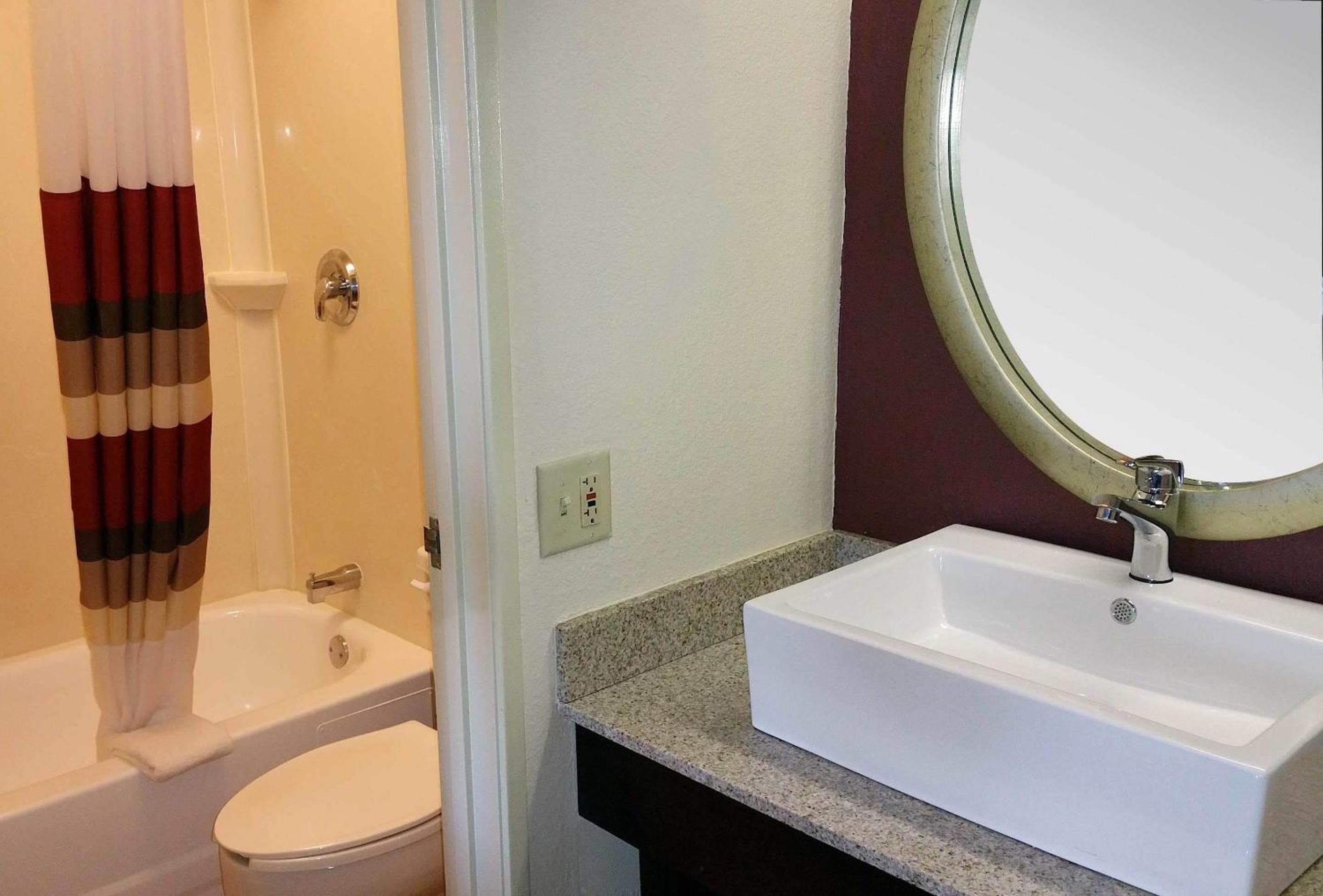 Red Roof Inn PLUS Chicago - Hoffman Estates