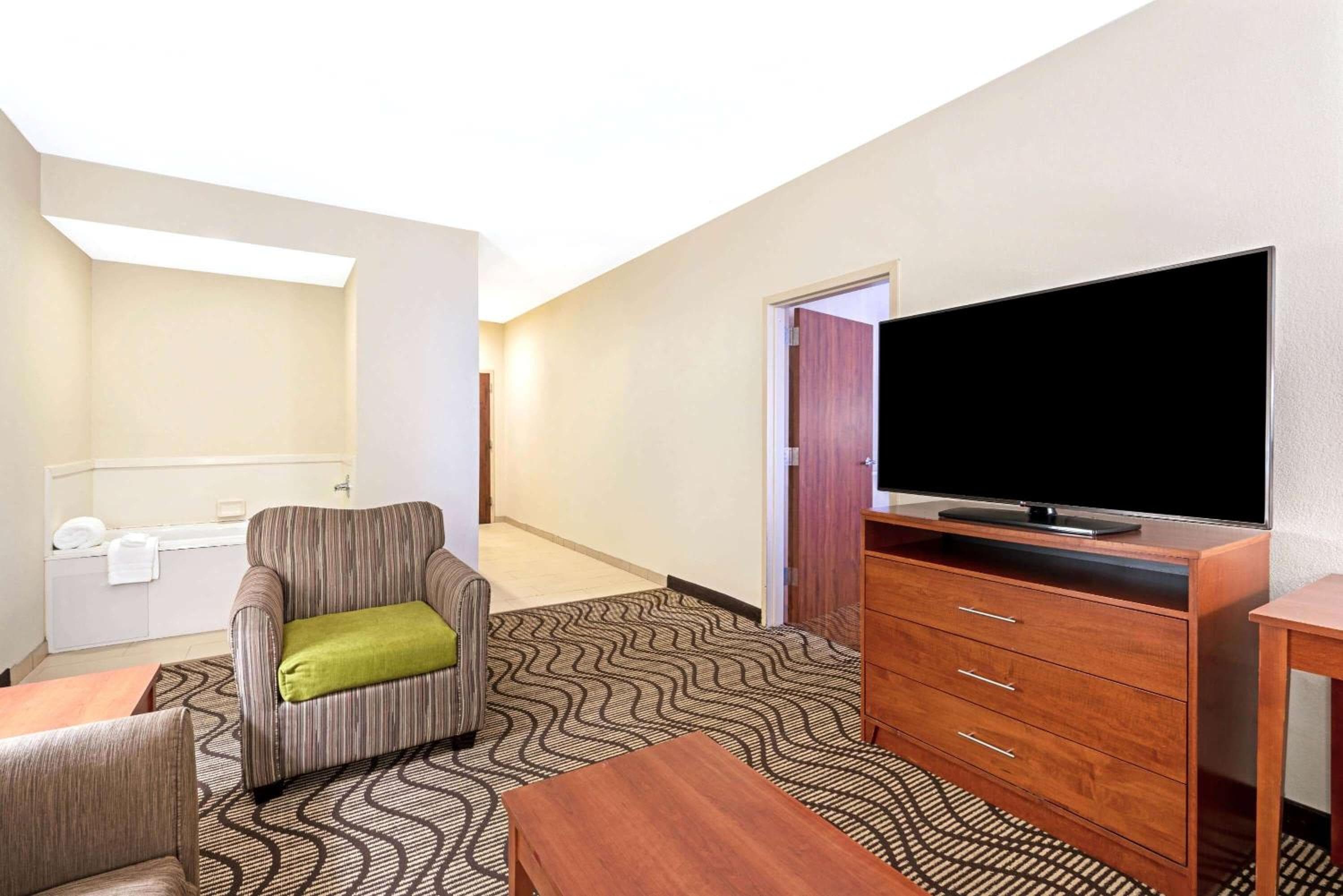 La Quinta by Wyndham Midwest City - Tinker AFB