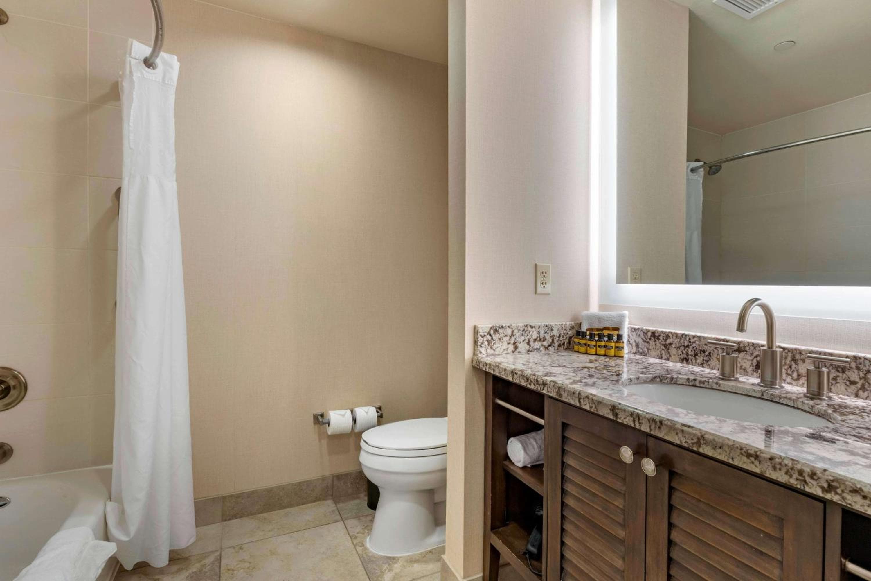 Best Western PLUS Island Palms Hotel & Marina