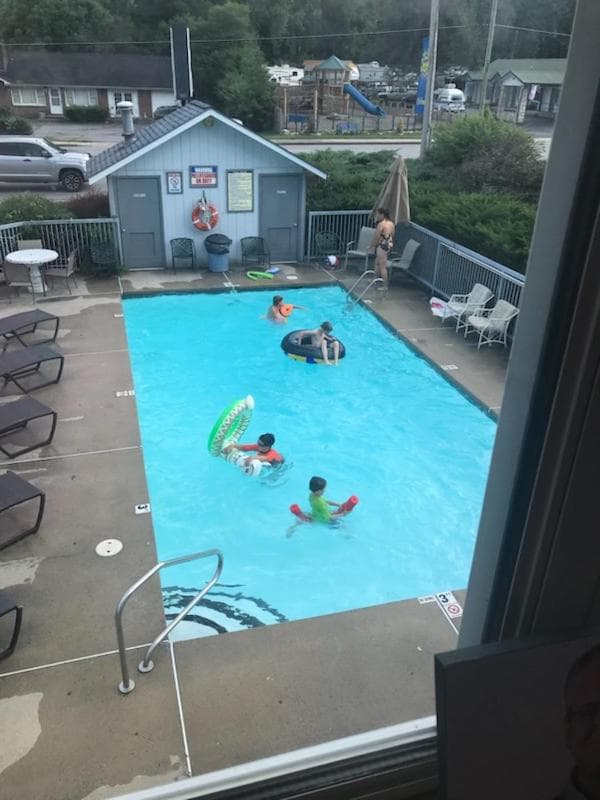 Four Seasons Inn