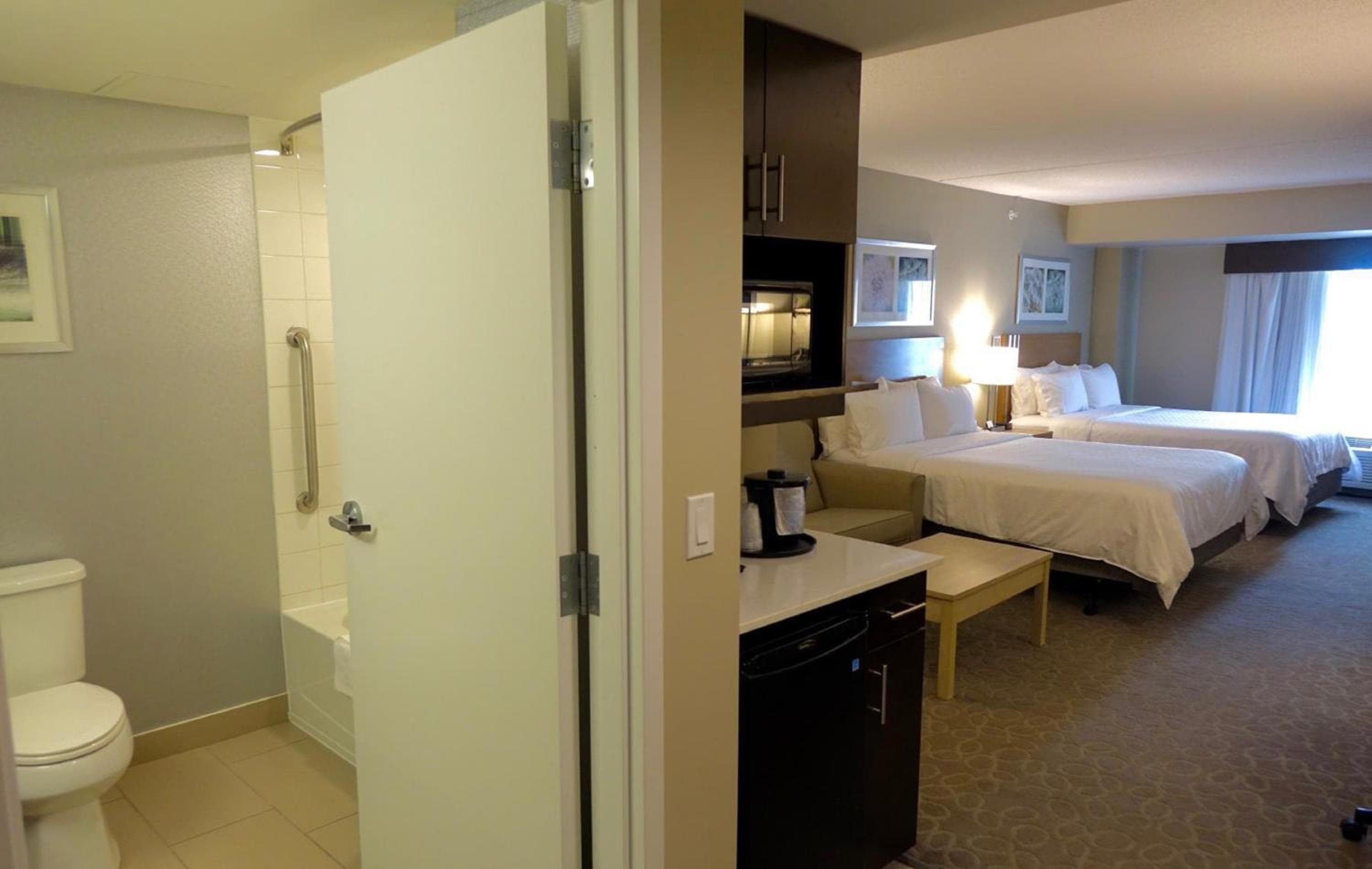 Holiday Inn Express & Suites Oshawa Downtown - Toronto Area by IHG