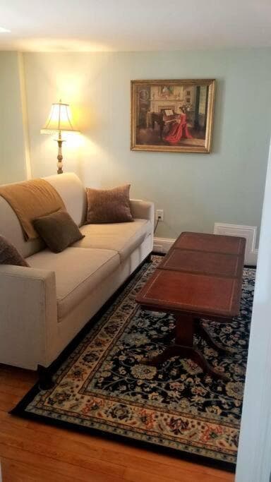 Charming Townhouse in Historic Town near Boston.