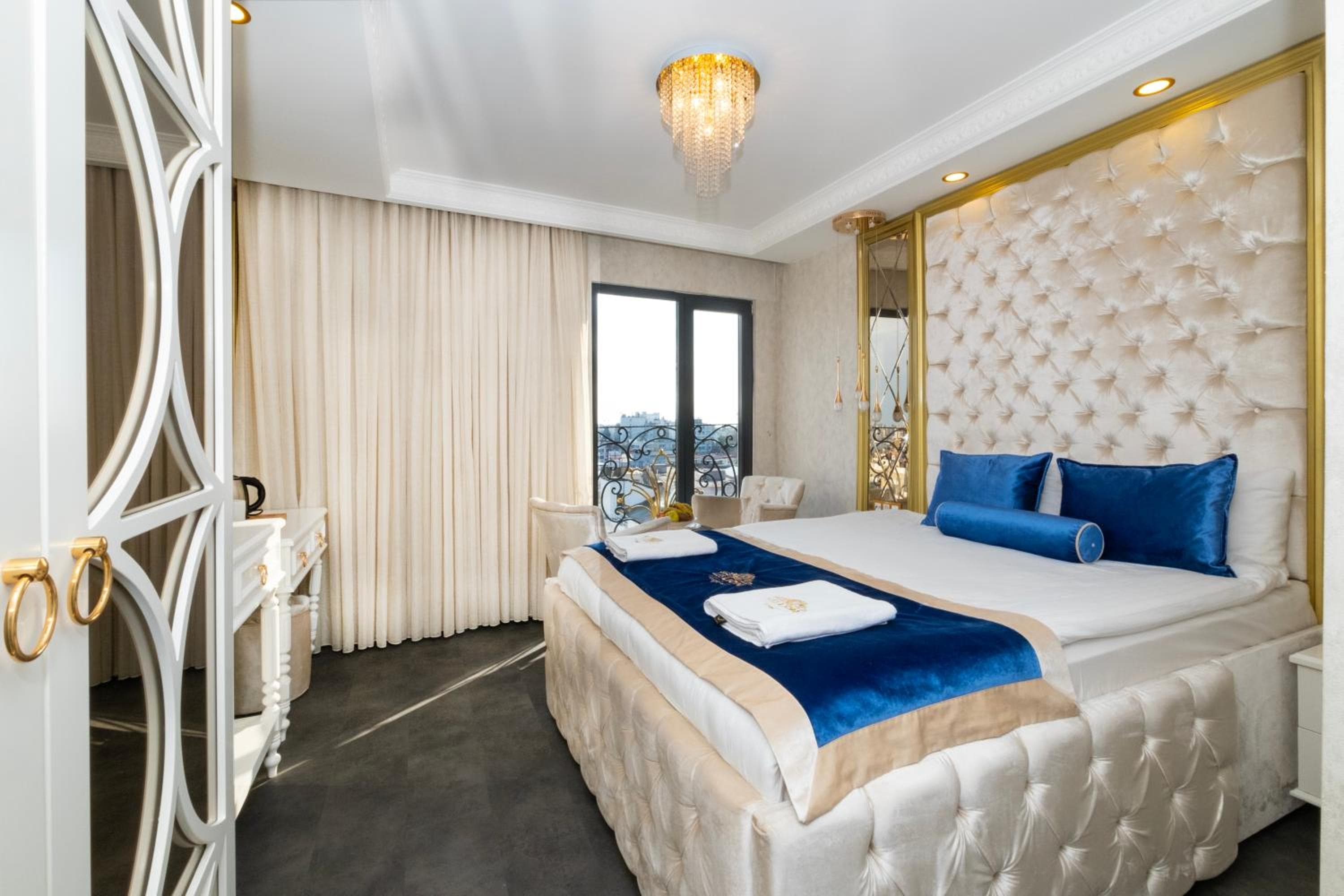 Leslion Luxury Hotel