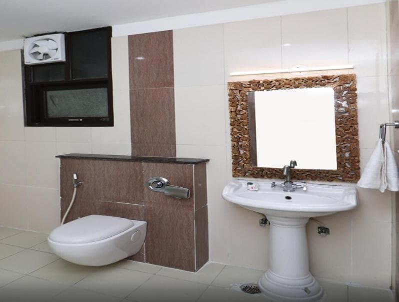 New Hotel Rajwada By WB Inn